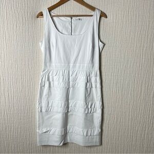 Elie Tahari White Sleeveless Dress Tiered Ruffle Detailing Scoop Neckline Sz 8